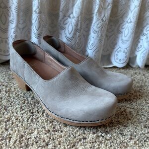 Dansko Marisol Clogs Women's EU 38 Black Gray Suede Heeled Slip On Shoes